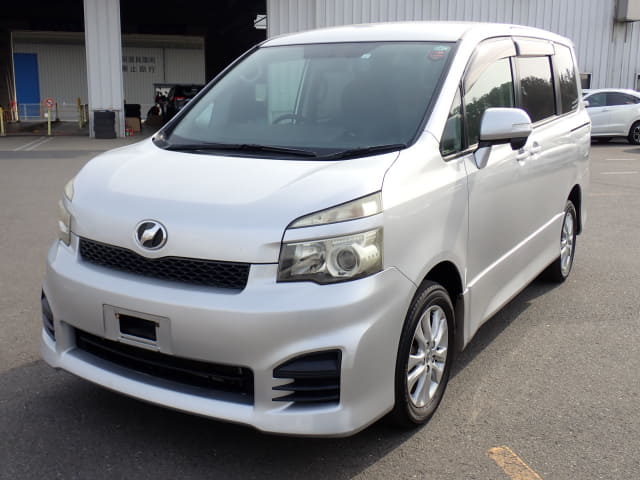 2010 TOYOTA Voxy