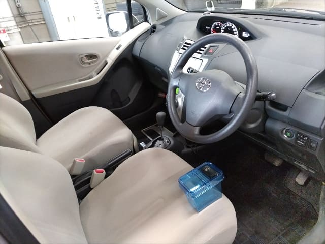 2006 TOYOTA Vitz