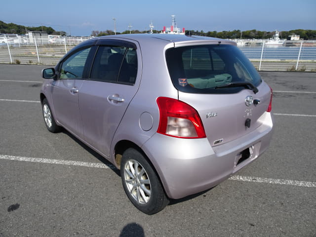 2006 TOYOTA Vitz