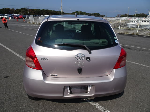 2006 TOYOTA Vitz