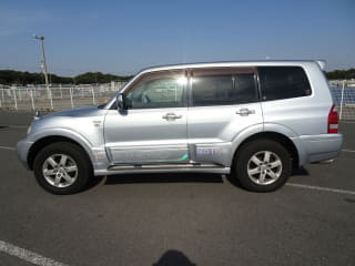 2005 MITSUBISHI Pajero