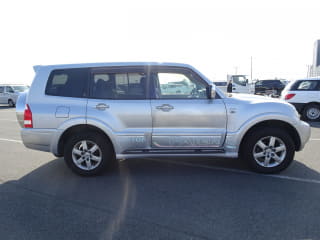 2005 MITSUBISHI Pajero