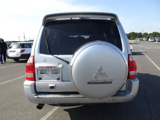 2005 MITSUBISHI Pajero