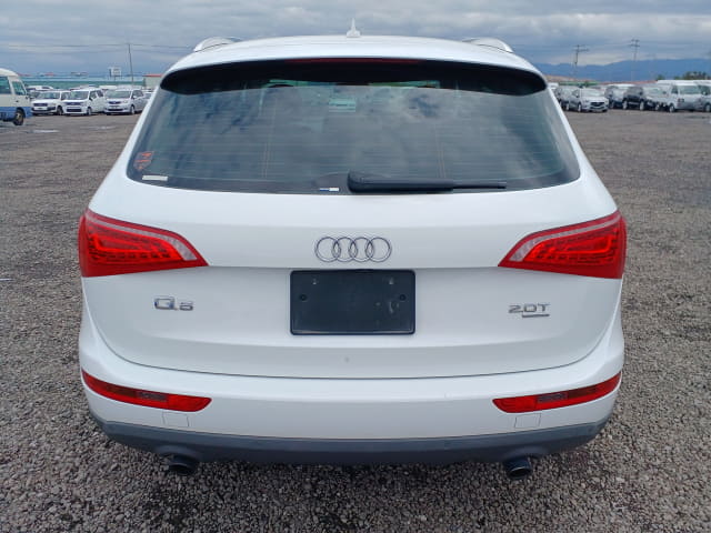 2011 AUDI Q5