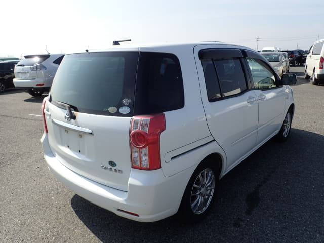 2009 TOYOTA Raum