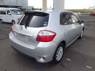 2010 TOYOTA Auris