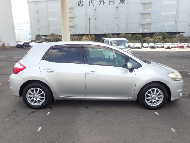 2010 TOYOTA Auris