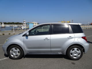 2003 TOYOTA IST