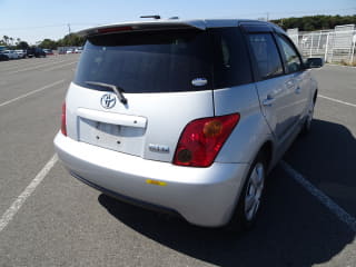 2003 TOYOTA IST