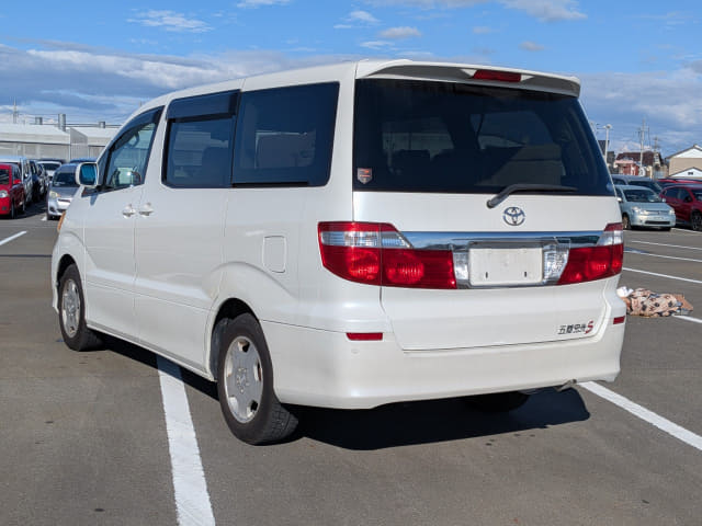 2004 TOYOTA Alphard