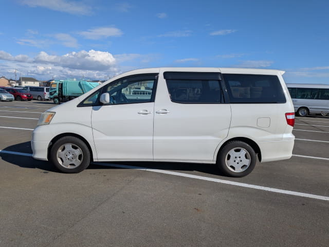 2004 TOYOTA Alphard