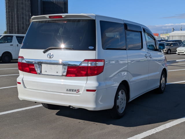 2004 TOYOTA Alphard