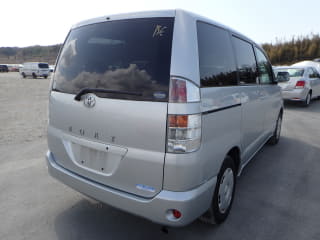 2002 TOYOTA Voxy