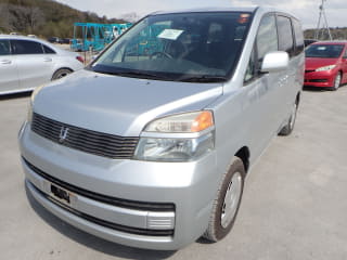 2002 TOYOTA Voxy