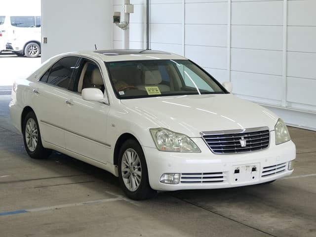 2004 TOYOTA Crown