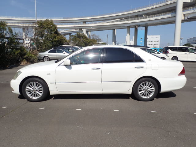 2004 TOYOTA Crown