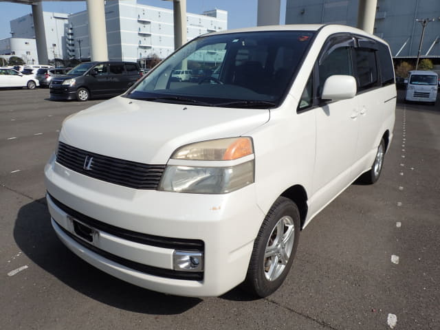 2003 TOYOTA Voxy