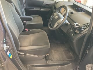 2010 TOYOTA Noah