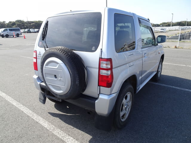 2009 MITSUBISHI Pajero Mini