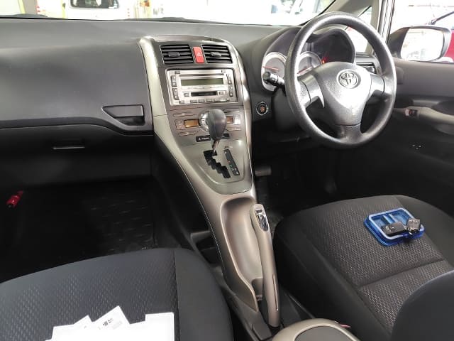2007 TOYOTA Auris
