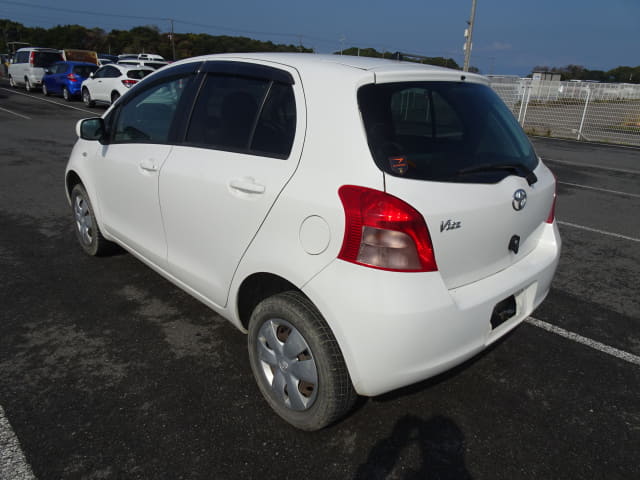 2005 TOYOTA Vitz