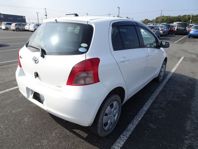 2005 TOYOTA Vitz