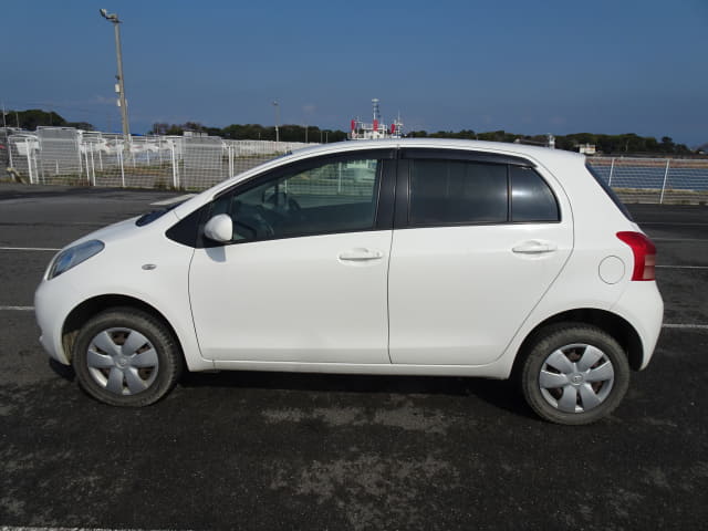 2005 TOYOTA Vitz