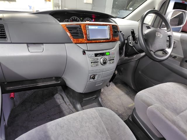 2007 TOYOTA Noah