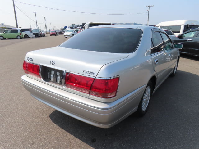 2001 TOYOTA Crown