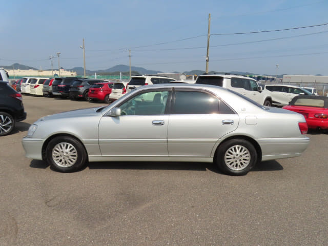 2001 TOYOTA Crown