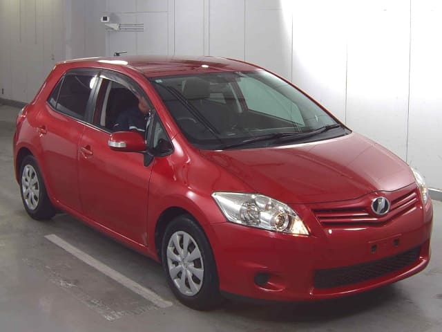 2011 TOYOTA Auris