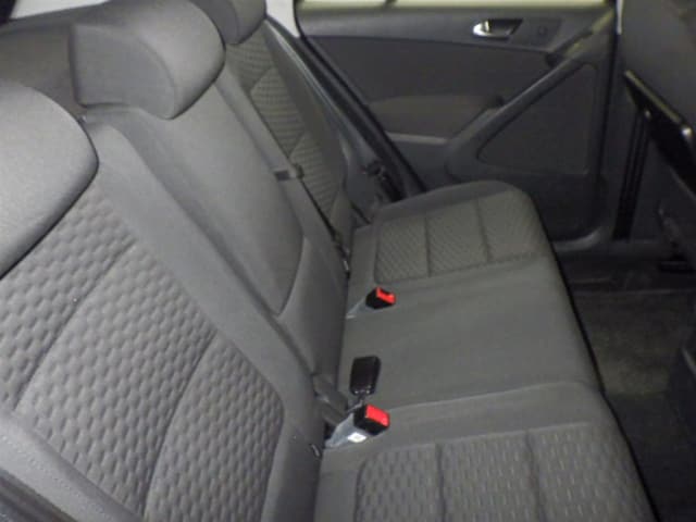 2010 VOLKSWAGEN Tiguan