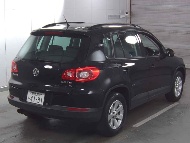 2010 VOLKSWAGEN Tiguan
