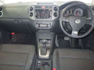2010 VOLKSWAGEN Tiguan
