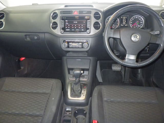 2010 VOLKSWAGEN Tiguan