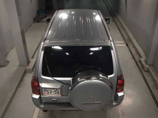2005 MITSUBISHI Pajero