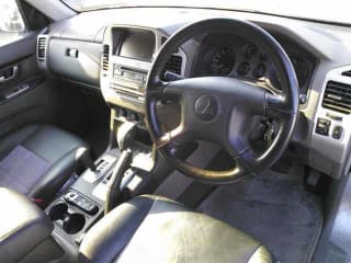 2005 MITSUBISHI Pajero