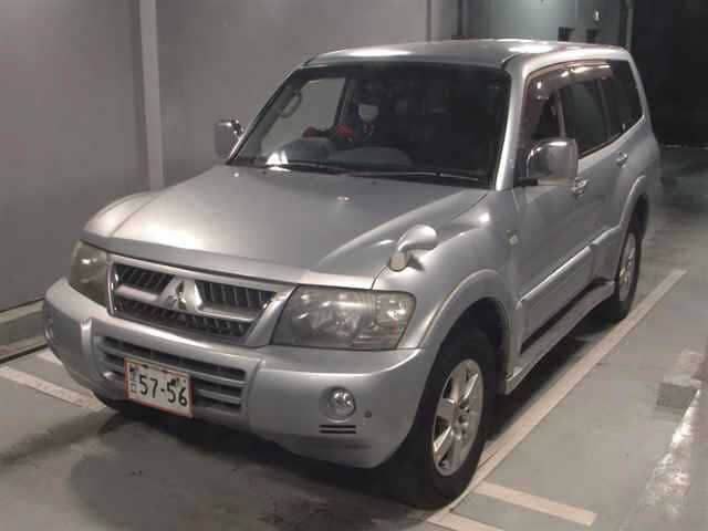 2005 MITSUBISHI Pajero