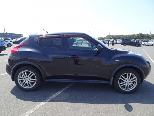 2011 NISSAN JUKE