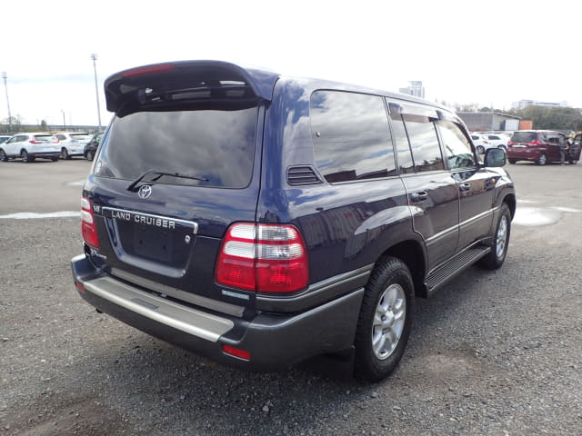2004 TOYOTA Land Cruiser