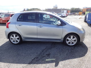 2009 TOYOTA Vitz