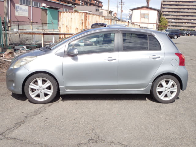 2009 TOYOTA Vitz