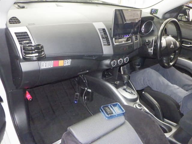 MITSUBISHI Outlander thumbnail 64