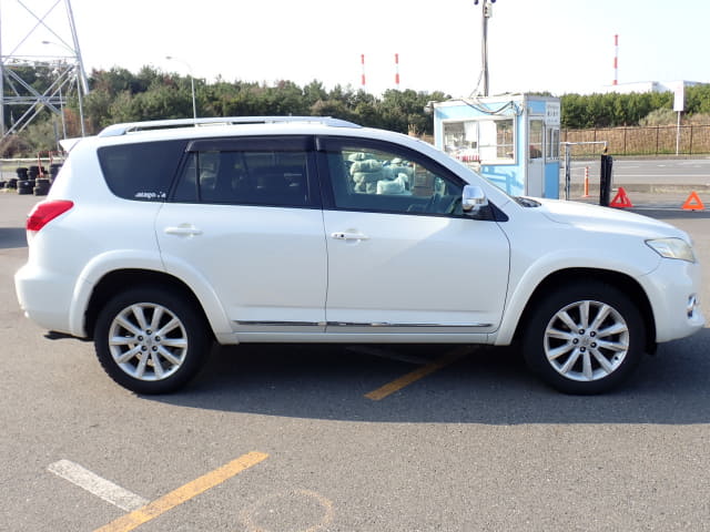 2011 TOYOTA Vanguard