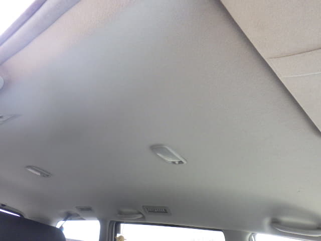 TOYOTA Voxy thumbnail 24