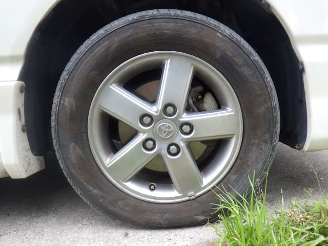 TOYOTA Voxy thumbnail 12