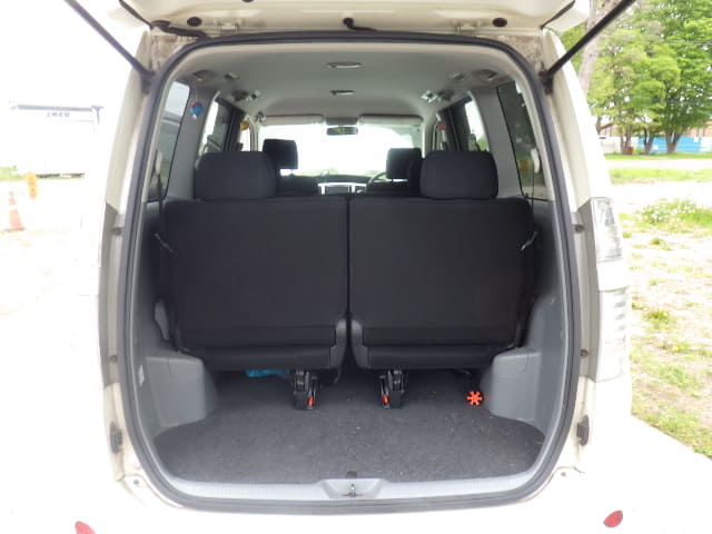 TOYOTA Voxy thumbnail 29