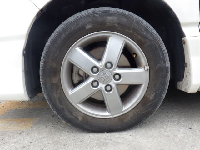 TOYOTA Voxy thumbnail 9