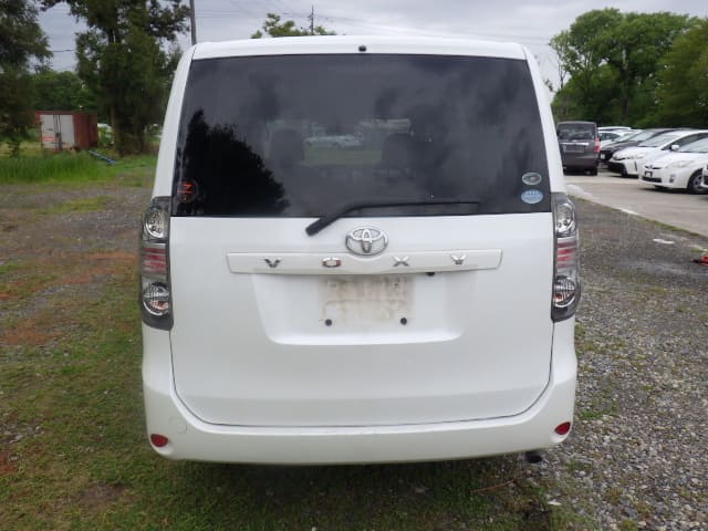 TOYOTA Voxy thumbnail 5