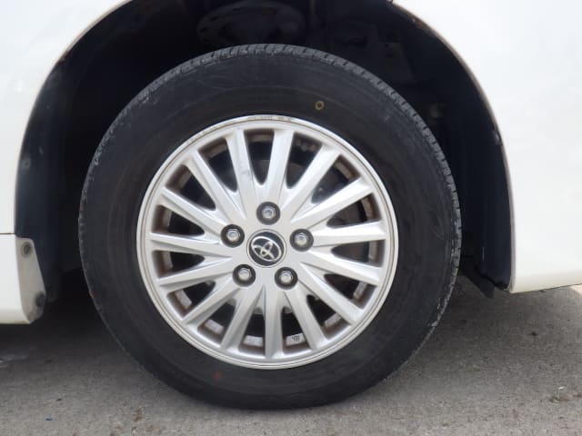 TOYOTA Voxy thumbnail 12